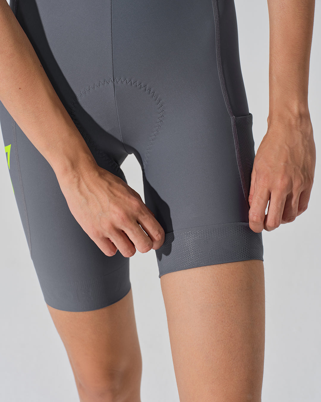 Bib Short VALORE Straordinario II · Mujer · Graphite Grey